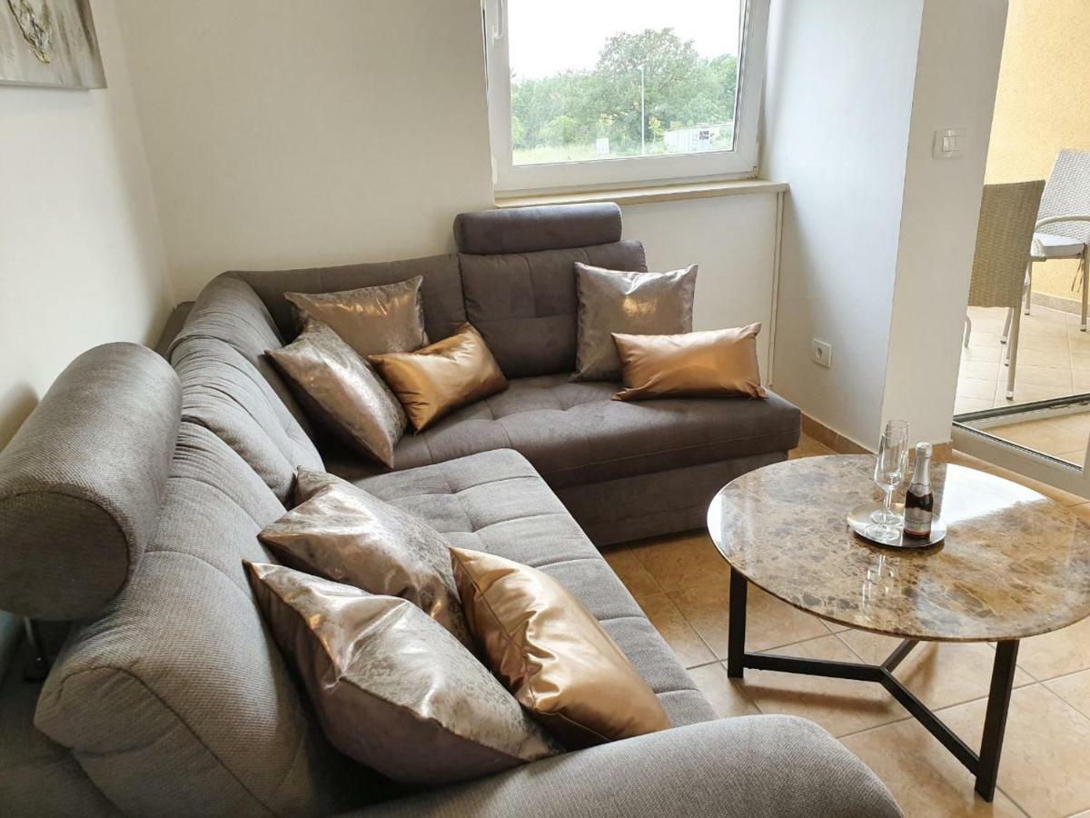 Ferienwohnung Lastovka Posesi Medulin Exterior foto